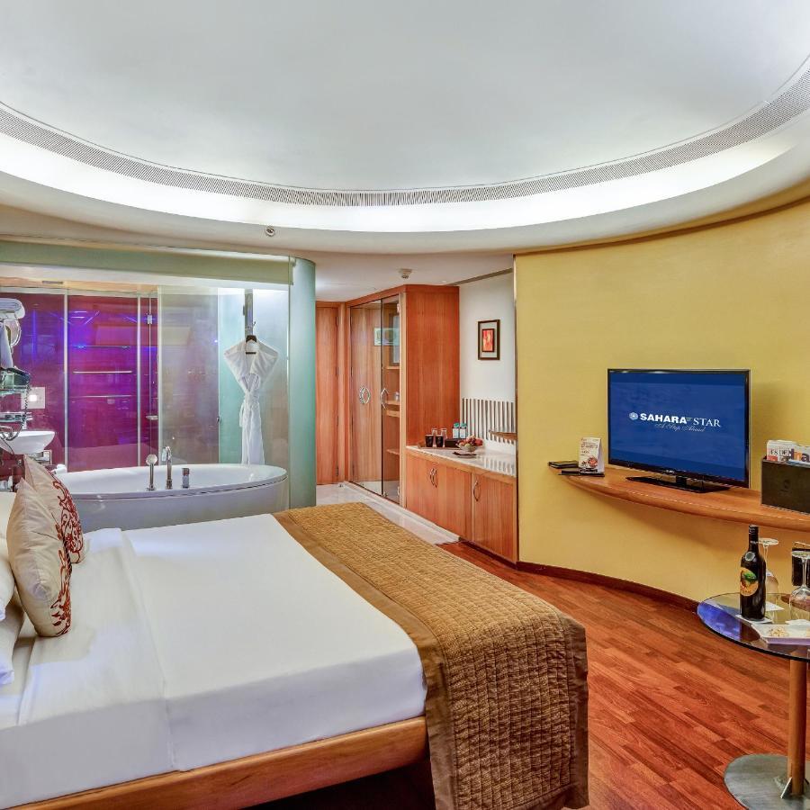 Hotel Sahara Star Mumbai Exterior foto A room at the Taj Bengal