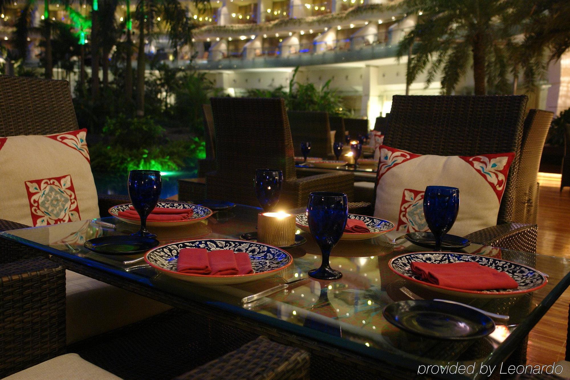 Hotel Sahara Star Mumbai Restaurant foto The restaurant