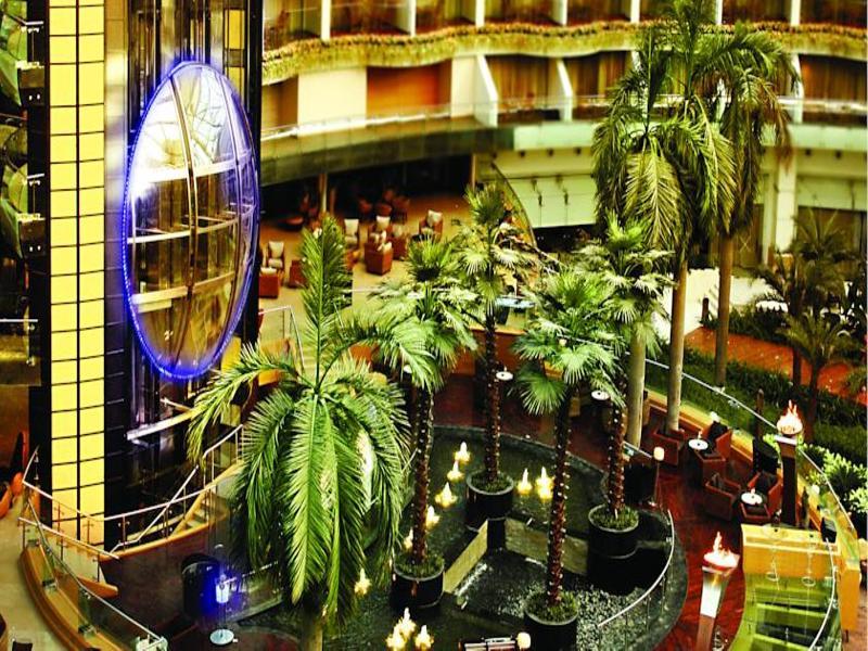 Hotel Sahara Star Mumbai Exterior foto The interior of the hotel