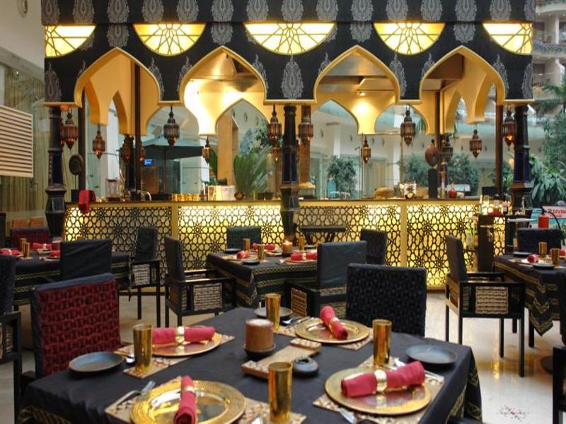 Hotel Sahara Star Mumbai Exterior foto The restaurant