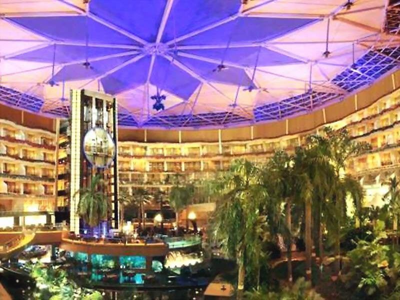 Hotel Sahara Star Mumbai Exterior foto The interior of the hotel