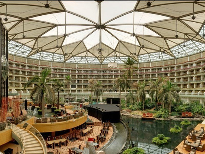 Hotel Sahara Star Mumbai Exterior foto The interior of the hotel