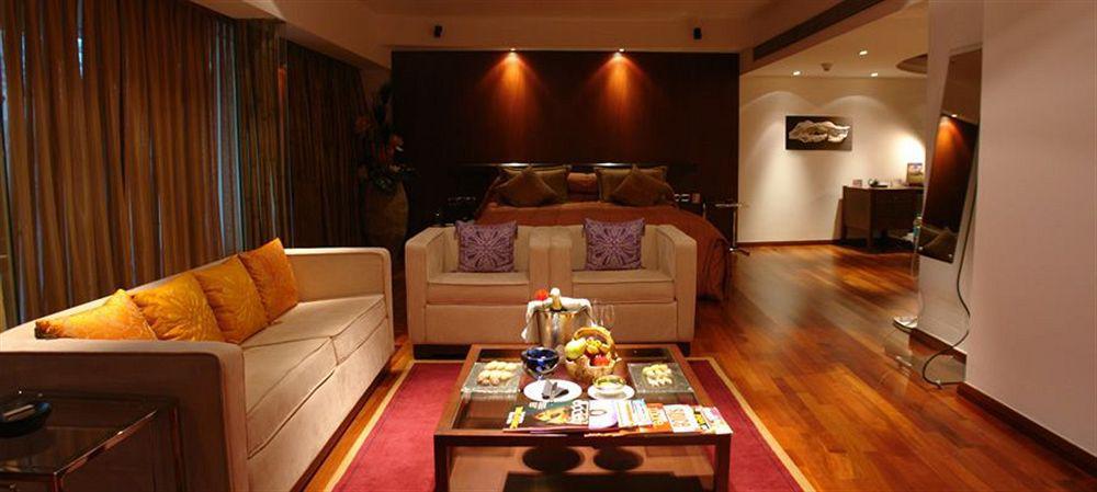 Hotel Sahara Star Mumbai Cameră foto A suite at the Taj Bengal